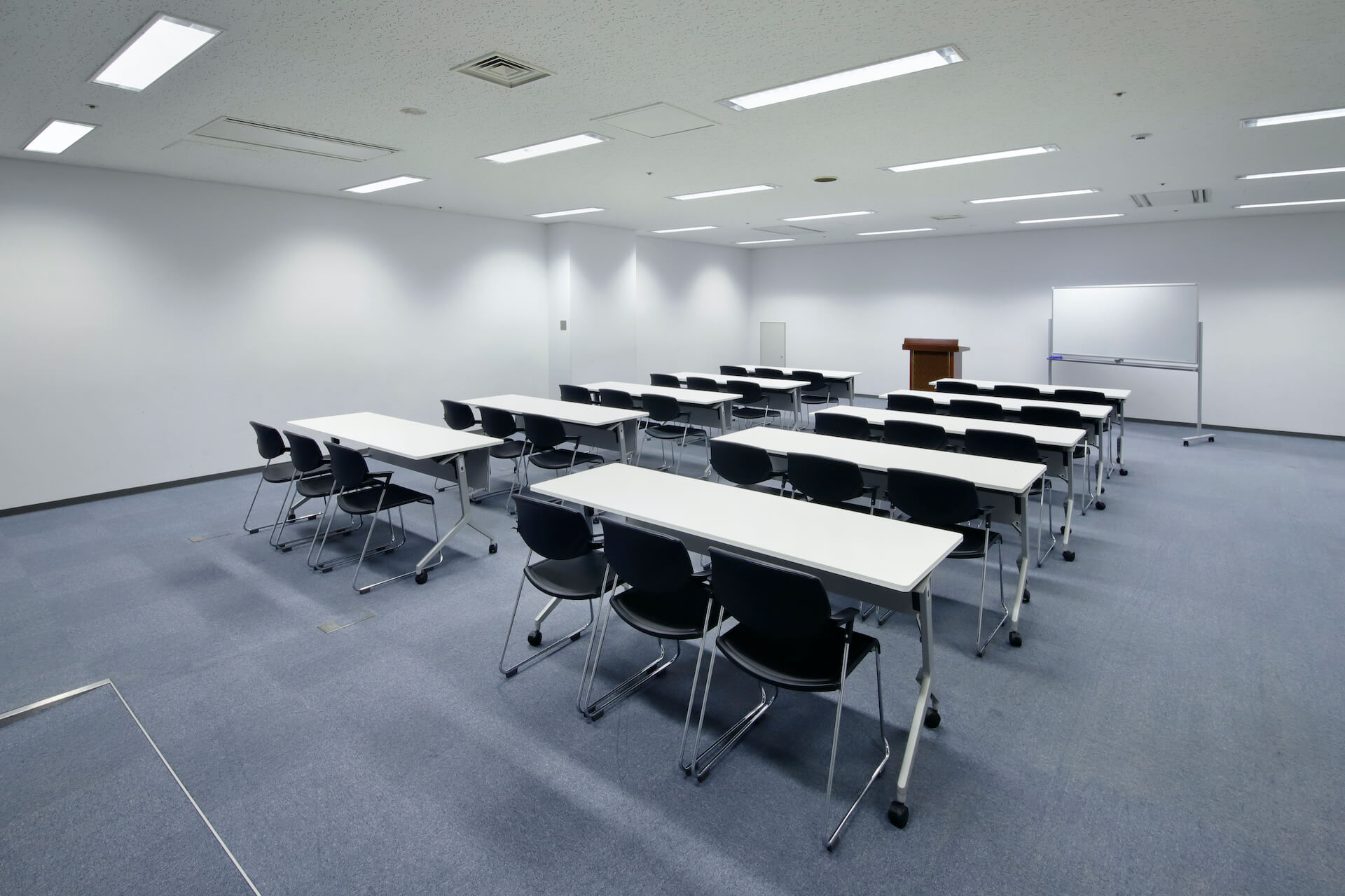 AIMビル 会議室
